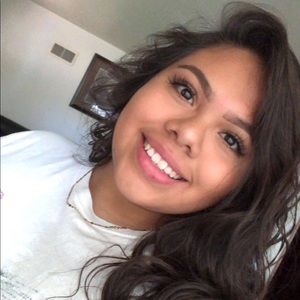 Meet your Posher, Stacy